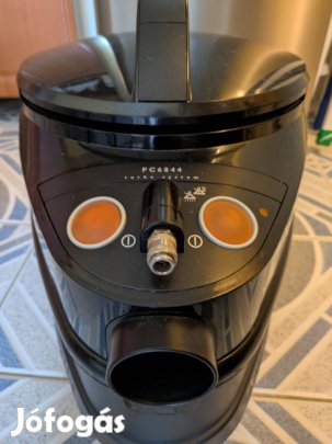 Eladó Philips FC6844 típusú takarítógép