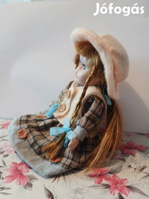 Eladó Porcelán Baba