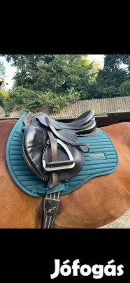 Eladó Prestige díjugró nyereg