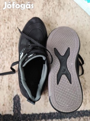 Eladó Puma cipő