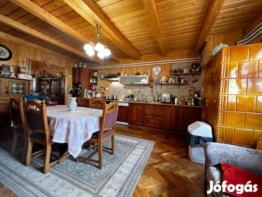 Eladó Rákospalotán egy 2 szobás lakás, családiház rész