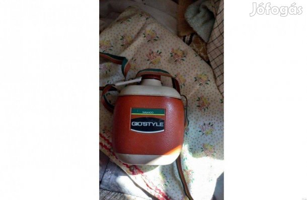 Eladó Régi műanyag borítású üveg kulacs