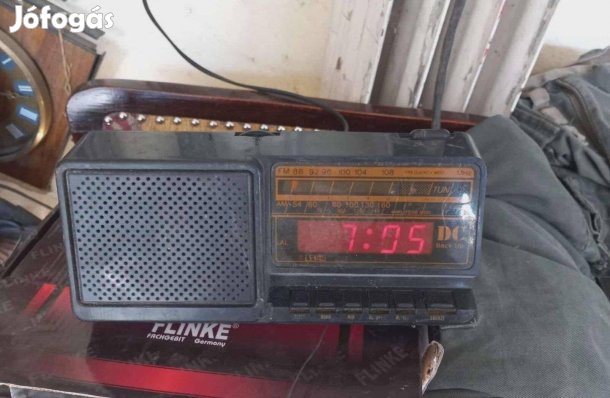 Eladó Régi rádiós ébresztő óra