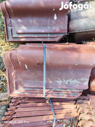 Eladó Siófokon Tondach Palotás mázas piros cserép