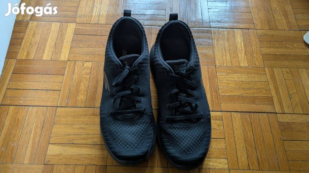 Eladó Sketchers Archfit Jó állapotú 43-as férfi cipő. Fekete
