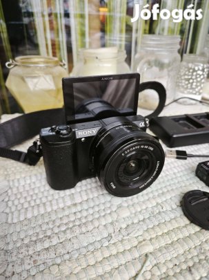 Eladó Sony A5100 MILC 16-50 kit objektíves fényképezőgép