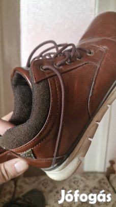 Eladó Stílusos férfi cipő (43)