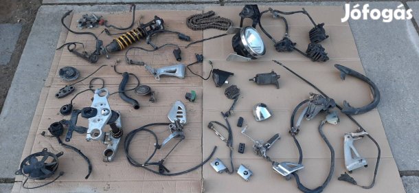 Eladó Suzuki SV 650 N 1999-2002 Alkatrészek egyben ár alatt