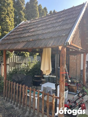 Eladó Szaletli kerti kiülő