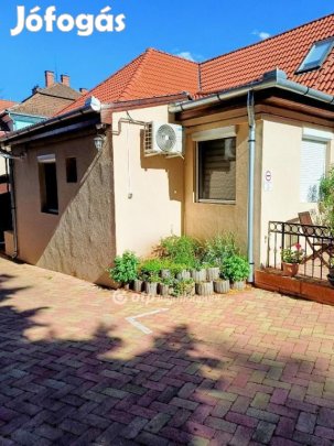 Eladó Szálloda, Eger