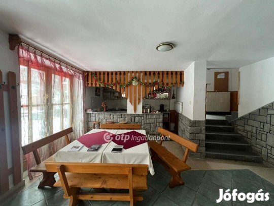 Eladó Szálloda, Pilisszentlászló