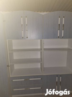 Eladó Szekrénysor