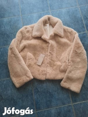 Eladó Szőrme Kabát