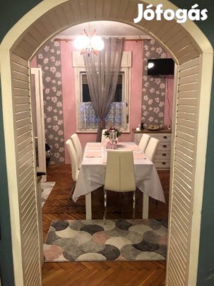 Eladó Szuper Családi Ház Pásztó Központjában!