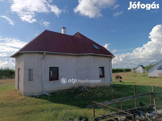 Eladó TANYA Polgár autópálya közelében