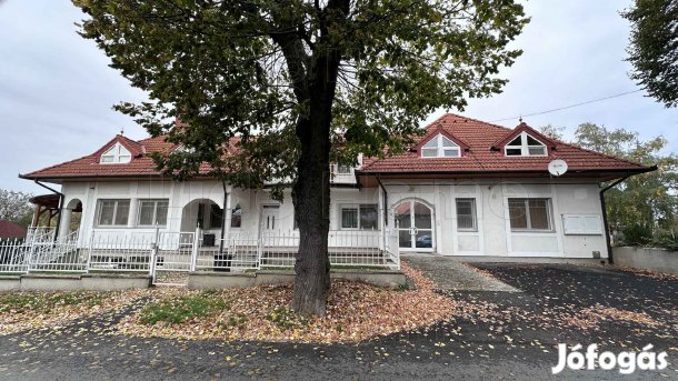 Eladó TÖBBGENERÁCIÓS CSALÁDI HÁZ Balatongyörökön.