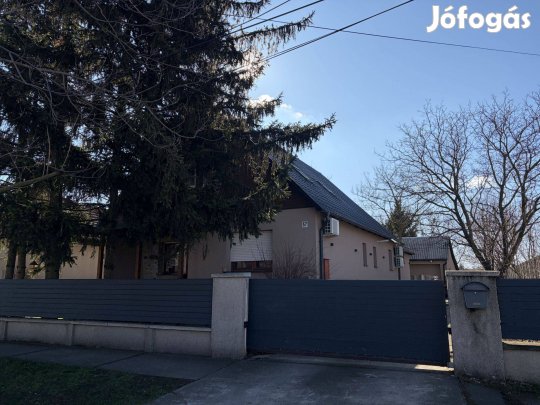Eladó Tápiógyörgyén 2 generációs ház