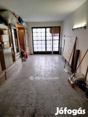 Eladó Teremgarázs, Pécs