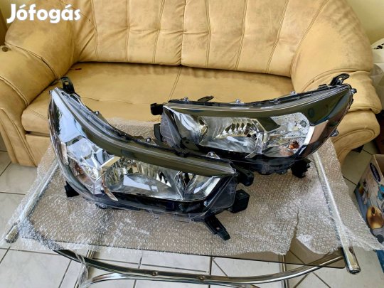 Eladó Toyota Hilux 2020-2025 alkatrészek, új első fényszóró