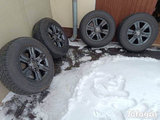 Eladó Toyota Hilux felni 17-es, új, gyári