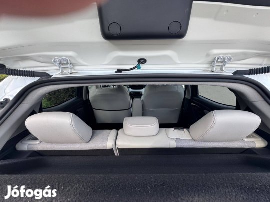 Eladó Toyota Yaris NG Selection Eelegant Hybrid 1,490 CM3-Es, Benzines