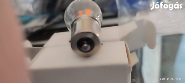 Eladó Új 12 V-os sárga irányjelzőbe való led égő