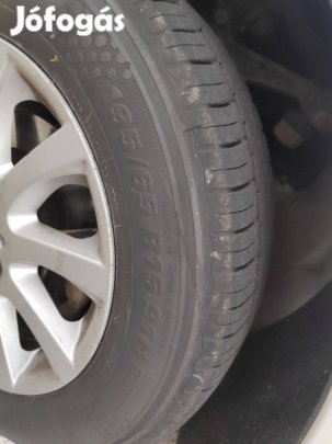 Eladó Új 195/65 R15 Kumho Nyári Gumik