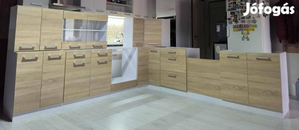 Eladó Új bemutatódarab 2,9x2,9 fehérsarok konyhabútor sonomatölgy fron