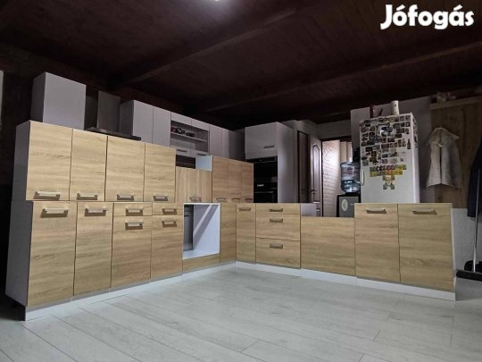 Eladó Új bemutatódarab 3x2,8 fehérsarok konyhabútor sonomatölgy front