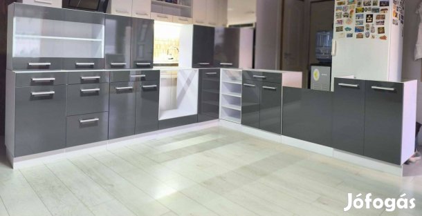 Eladó Új bemutatódarab 3x2,8m fehér konyhabútor fényes szürke fronttal