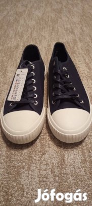 Eladó Új férfi tornacipő 42 méretben!!! (44 méretnek felel meg)