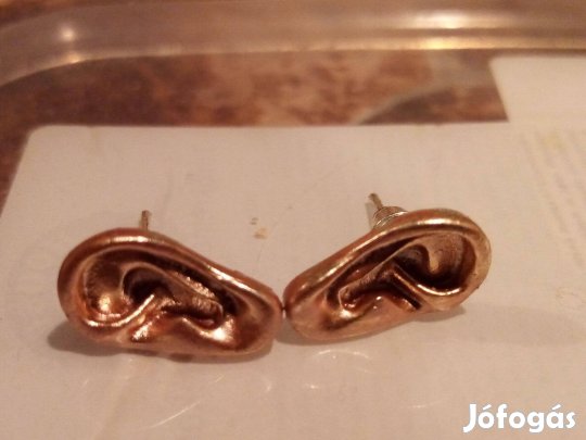 Eladó Új fülbevalók