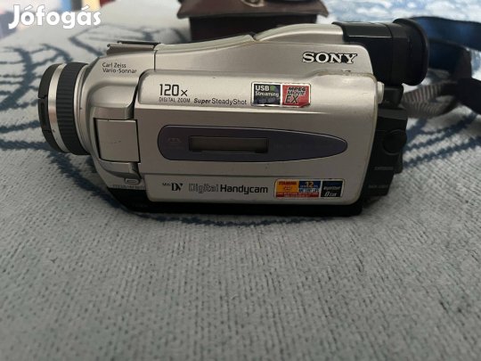 Eladó Újszerű Sony Camera Állvánnyal