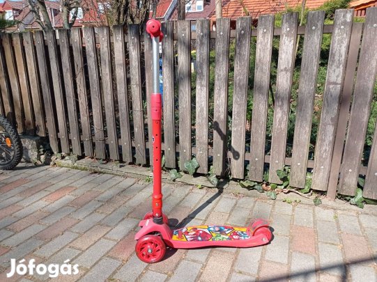 Eladó Újszerű roller