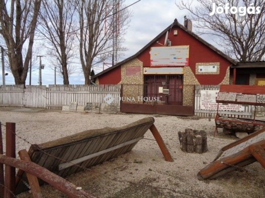 Eladó Üzlethelyiség Izsák-Kecskemét között az 52 főúton