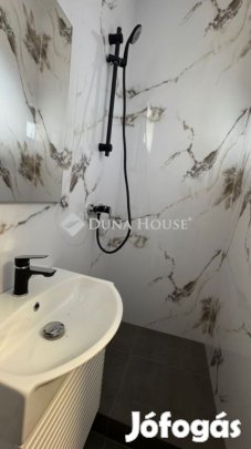 Eladó Üzlethelyiség, Debrecen