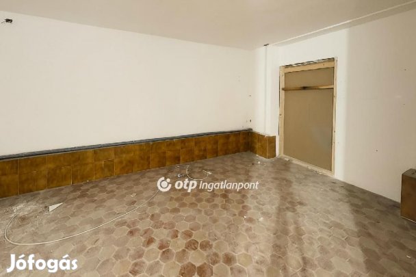 Eladó Üzlethelyiség, Gyenesdiás