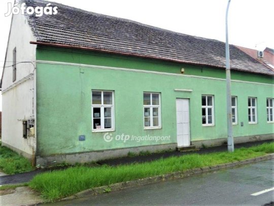 Eladó Üzlethelyiség, Marcali