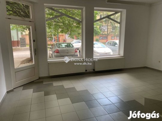 Eladó Üzlethelyiség, Orosháza