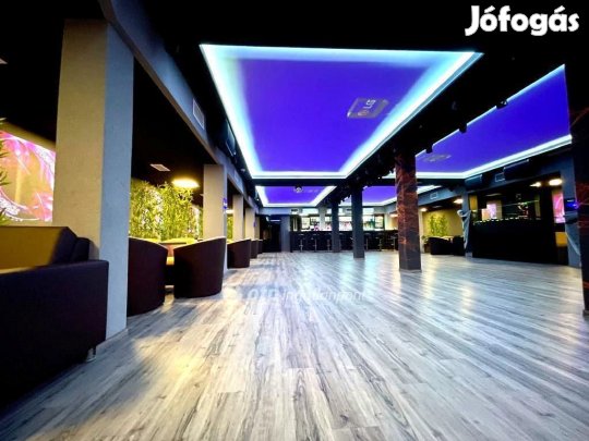 Eladó Üzlethelyiség, Siófok