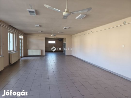 Eladó Üzlethelyiség, Szécsény