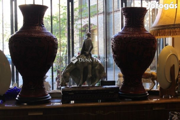 Eladó Üzlethelyiség, Szeged