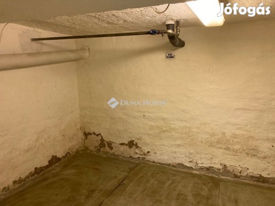 Eladó Üzlethelyiség, Szekszárd