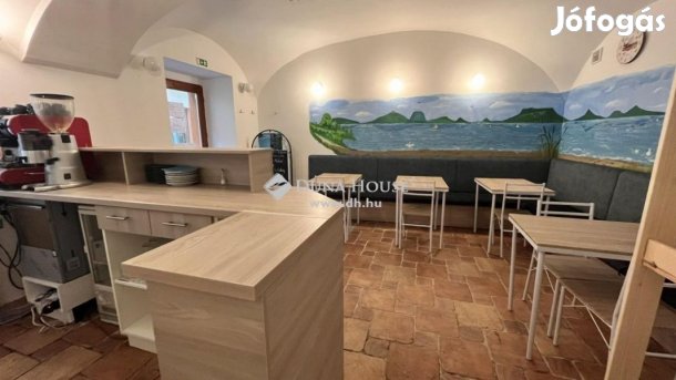 Eladó Üzlethelyiség, Szombathely