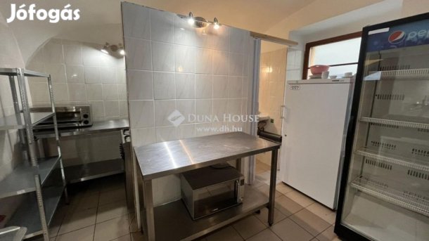 Eladó Üzlethelyiség, Szombathely