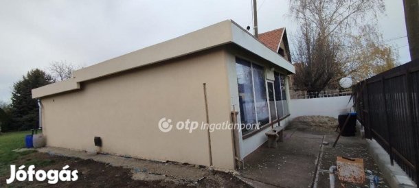 Eladó Üzlethelyiség, Tápiógyörgye