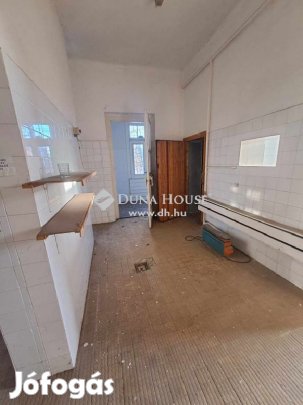 Eladó Üzlethelyiség, Tápiógyörgye