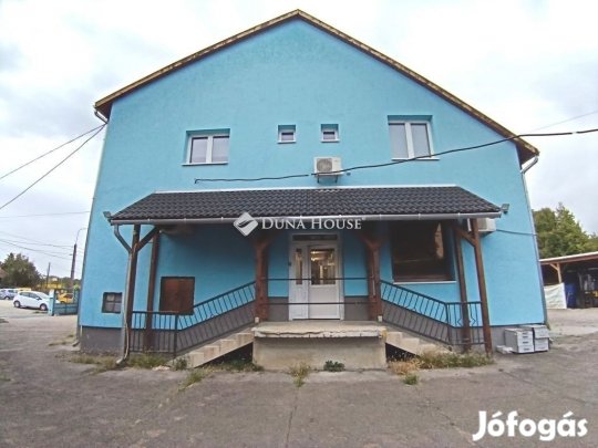 Eladó Üzlethelyiség, Üllő