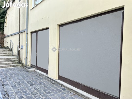 Eladó Üzlethelyiség, Veszprém