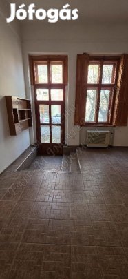 Eladó Üzlethelyiség, iroda - Hódmezővásárhely